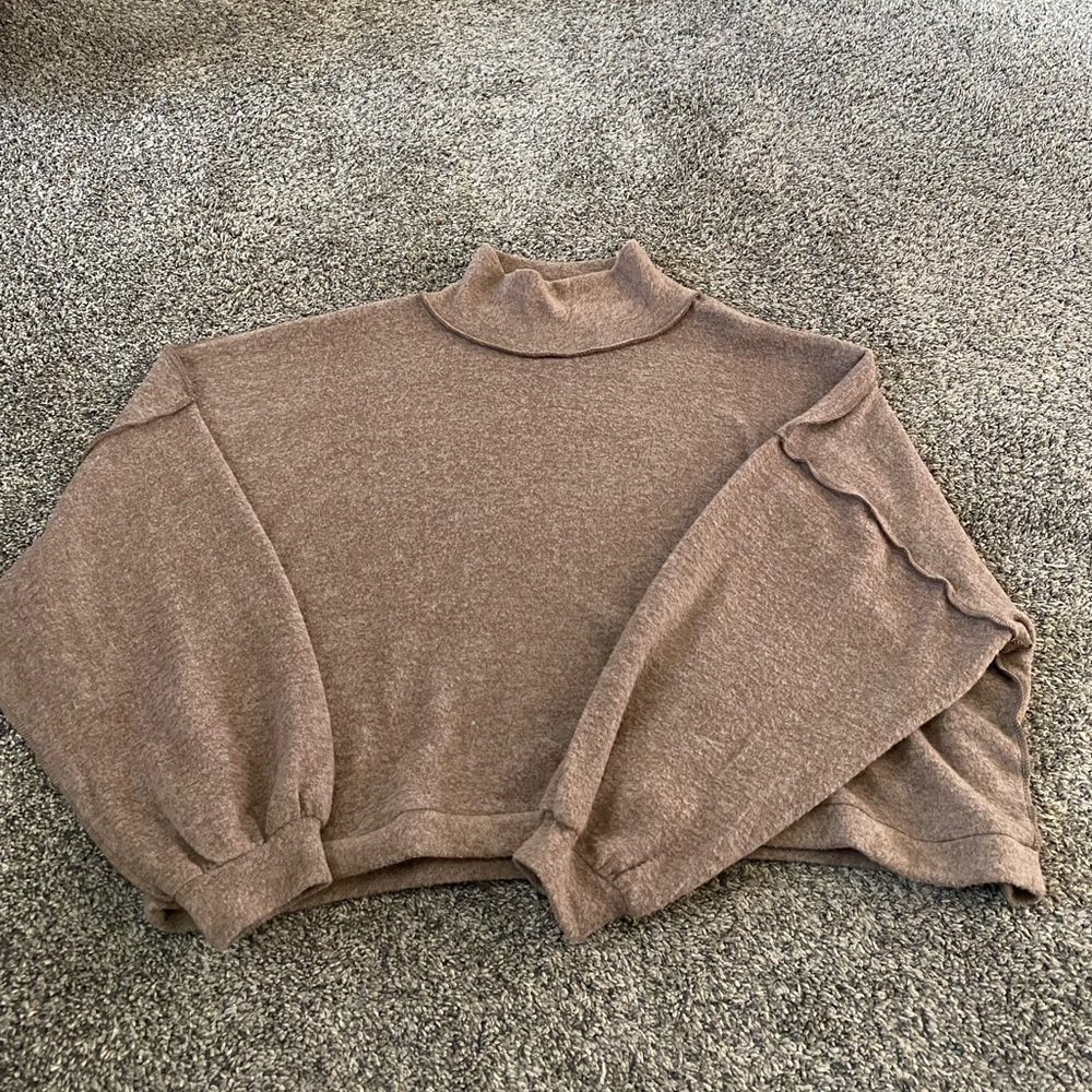 Boutique Cropped Sweater/long sleeve